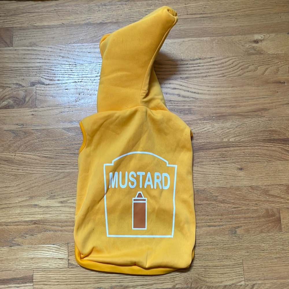 Halloween costume for dog - mustard bottle